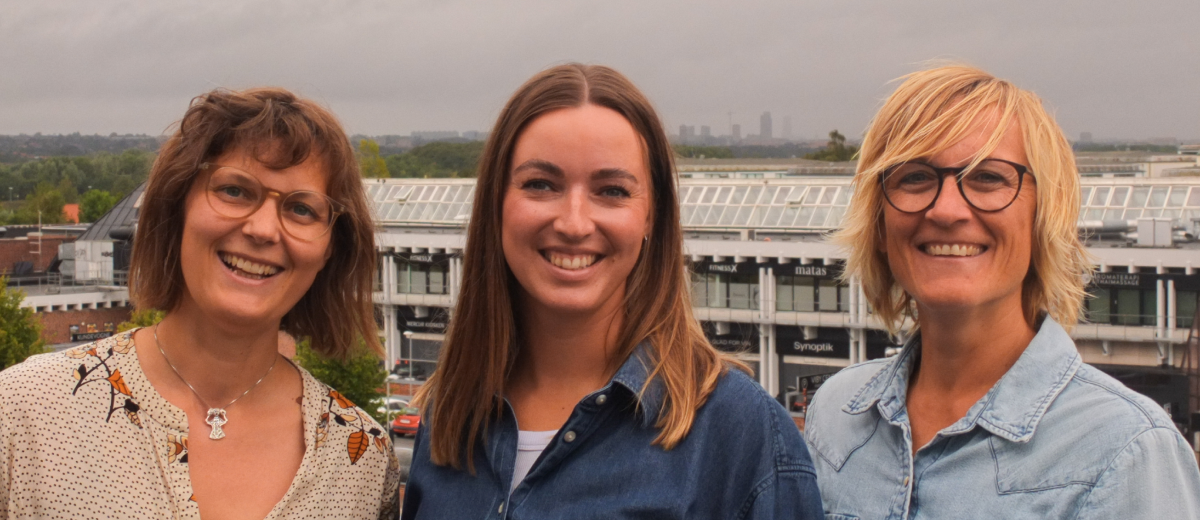 Billede af KvaliCares tre nye medarbejdere Maria, Katrine og Sola